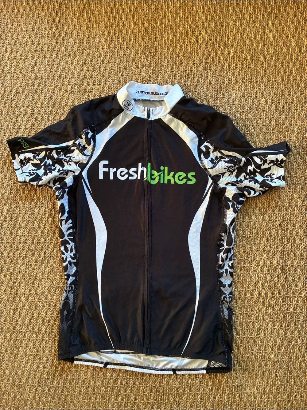 Sugoi Fresh Bikes Cycling Jersey, NWOT